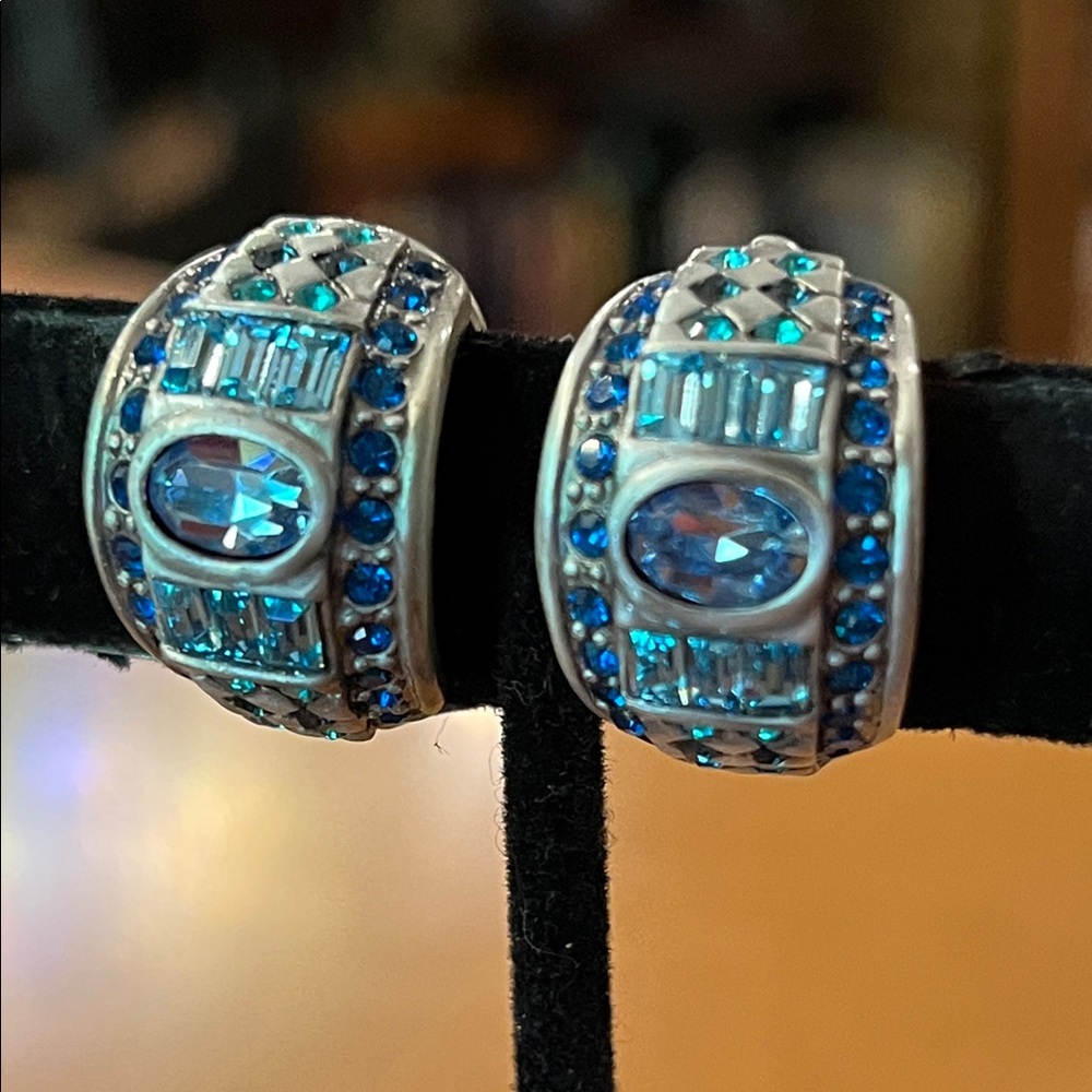 Vintage signed half hoop pierced earrings two tone blue baguette round crystals